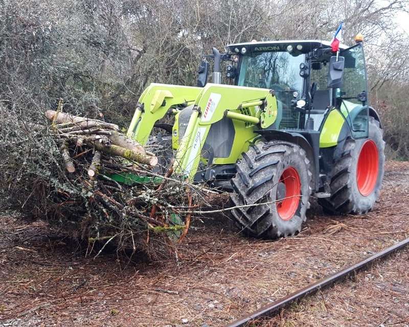 ASL26 reçoit un appui non négligeable d'engins mécanisés. (photo ASL26)