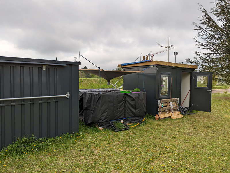 Les modules d ela micro ferme avant l'installation de la serre sur le toit